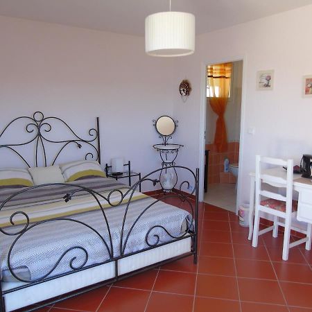 Mas Des Citronniers Bed & Breakfast Le Tignet Exterior photo